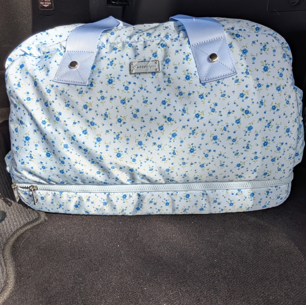 MADDEN GIRL Floral Blue Weekender Bag